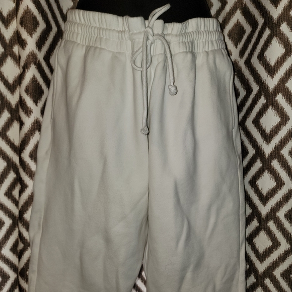 Aritzia TNA Boyfriend Sweatpant - Picture 4 of 10